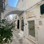 Ca Sotto L'arco Bed & Breakfast 4*