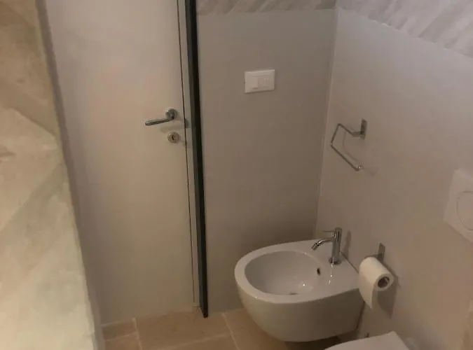 Ca Sotto L'arco Nocleg ze śniadaniem 4*