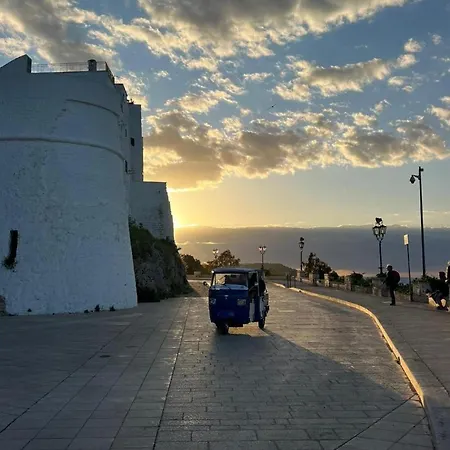 Ca Sotto L'arco לינה וארוחת בוקר אוסטוני
